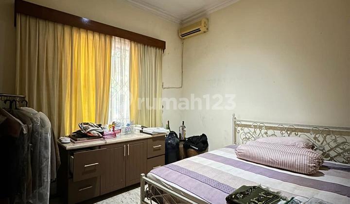 Rumah Posisi Hook Dalam Komplek One Gate System Di Pangkalan Jati