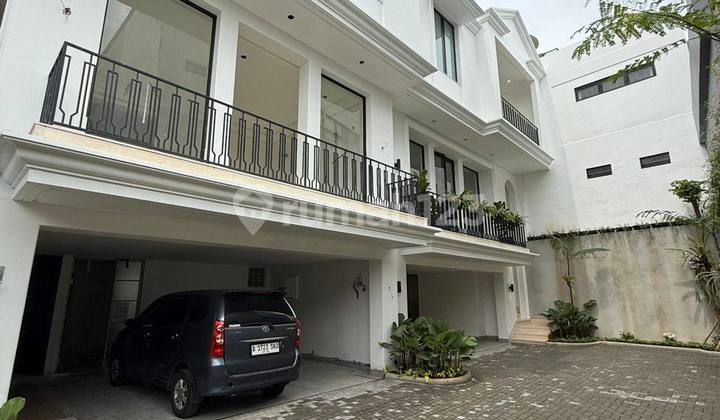 Brand New Luxury Townhouse, Available 4 Unit