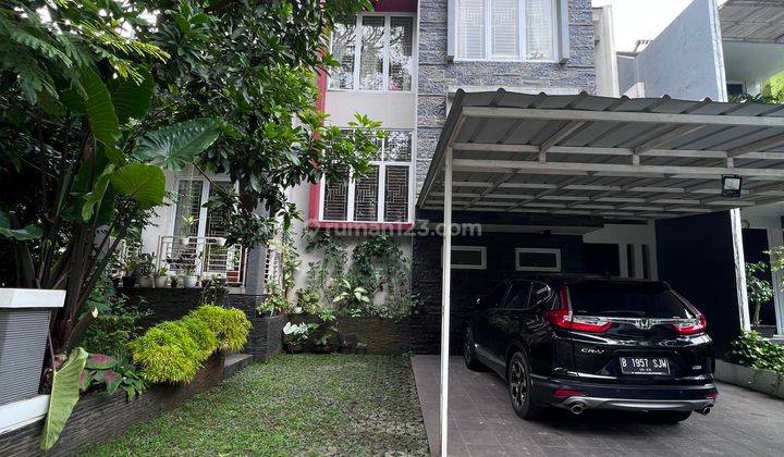  Rumah 3 Lantai Semi Furnished Bagus SHM Ada Pool  di Grand Matoa, Cinere 1