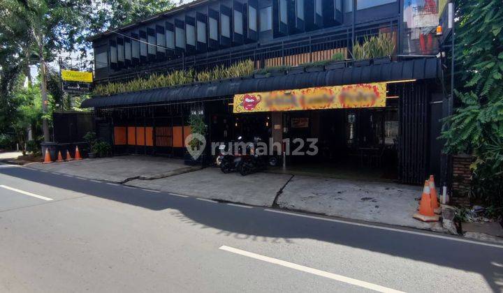 Rumah tempat usaha Lokasi strategis Jalan lebar di Jati padang 1