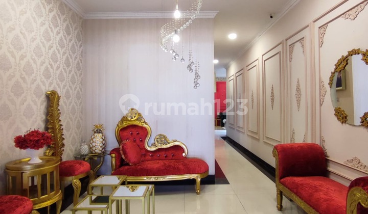 Rumah tempat usaha Lokasi strategis Jalan lebar di Jati padang