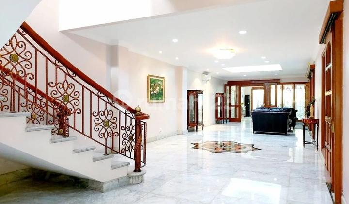  Rumah Semi Furnished Bagus SHM - Sertifikat Hak Milik di Jl.Tanjung , Menteng, Menteng