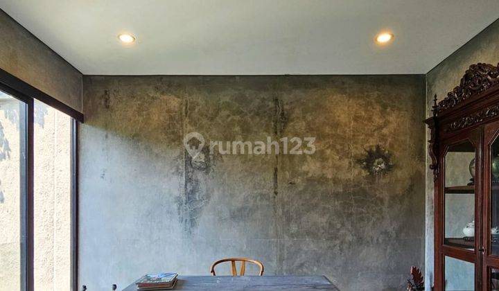 Rumah Secondary dengan Industrial Minimalist Design dalam Komplek Besar dengan Kontur Perbukitan yang Aman dan Nyaman di Cinere 2