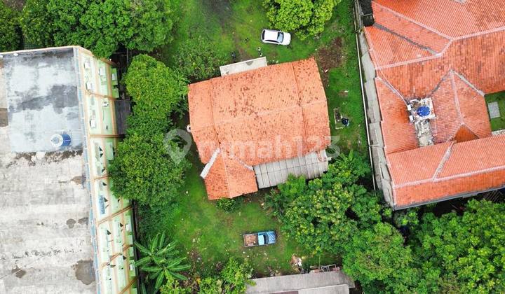 Rumah Tua Hitung Tanah, Lokasi Pinggir Jalan Raya Di Jagakarsa