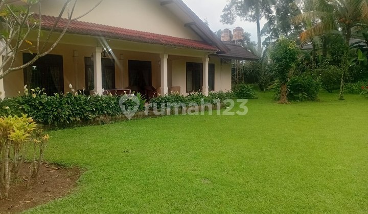 Villa Cantik dan Asri Siap Huni, Hitung Tanah Lokasi Cisarua Villa Cantik dan Asri Siap Huni, Hitung Tanah Lokasi Cisarua