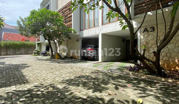 Rumah Modern Minimalist Dalam Townhouse Lokasi Ampera Kemang Rumah Modern Minimalist Dalam Townhouse Lokasi Ampera Kemang
