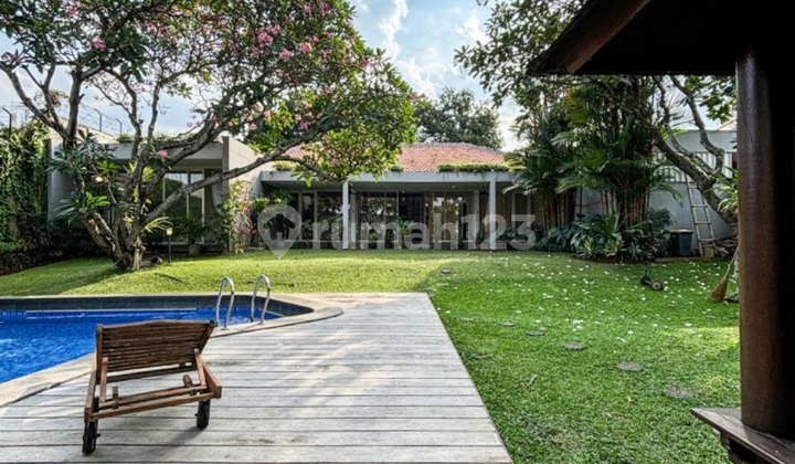 Rumah Bernuansa Resort Di Kemang, Jakarta Selatan Desain Tropis Favorit Ekspatriat 