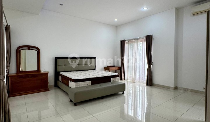 Rumah Mewah Siap Huni Dalam Komplek Lokasi Strategis 2