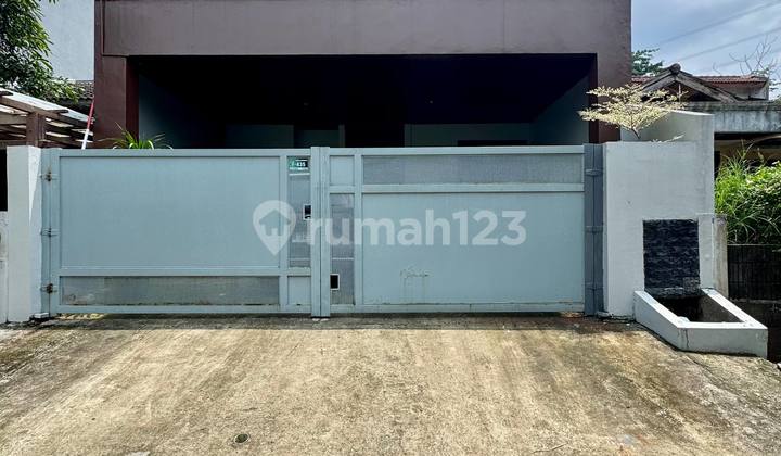 Rumah 2 Lantai + Balkon, Lokasi Strategis di Cinere Estate