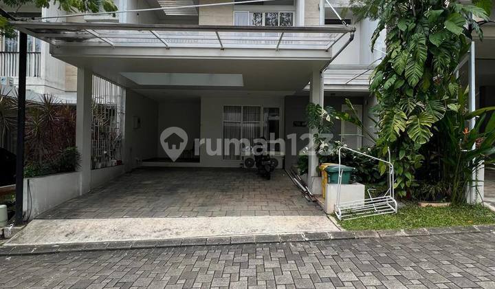 Rumah 2 Lantai, Dalam Komplek Serenia Hills Lebak Bulus