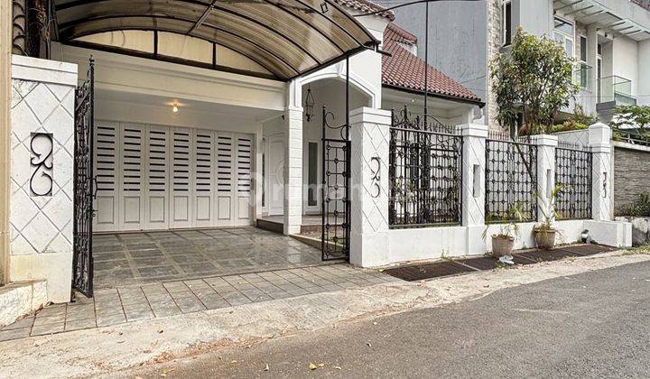 Rumah Fully Renovated 2 Lantai Prime Area Di Kebayoran Baru 1