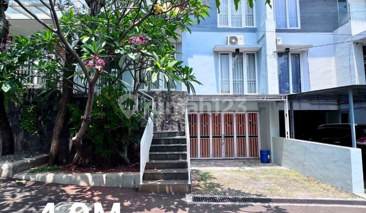 Luxury House in Cilandak With Guaranteed Security 2