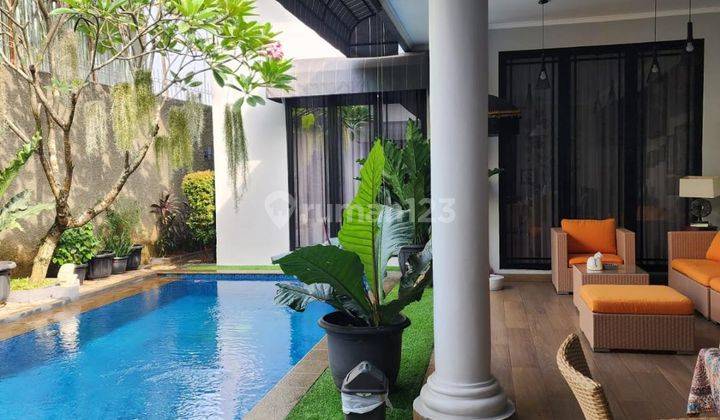 Raffles Hills Cibubur Rumah di Boulevard Unique Cozy+kolam Renang, Cibubur 1