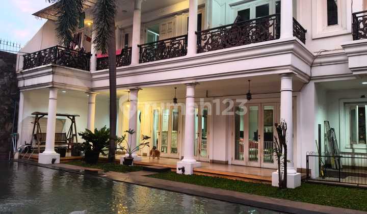 Cozy House + Swimming Pool Boulevard Raffles Hills Cibubur Cozy House + Swimming Pool Boulevard Raffles Hills Cibubur