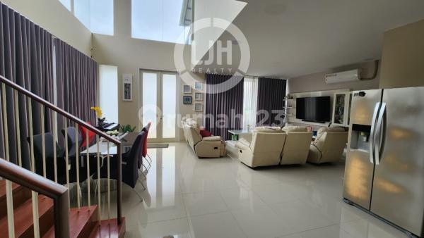 Rumah mewah di Citra Grand 1