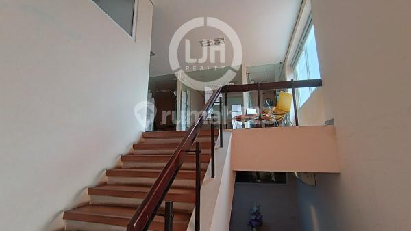 Ruko Bagus di Jalan Gajahmada 2