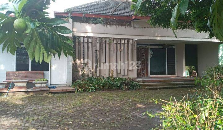 Rumah di jalan Pahlawan 1