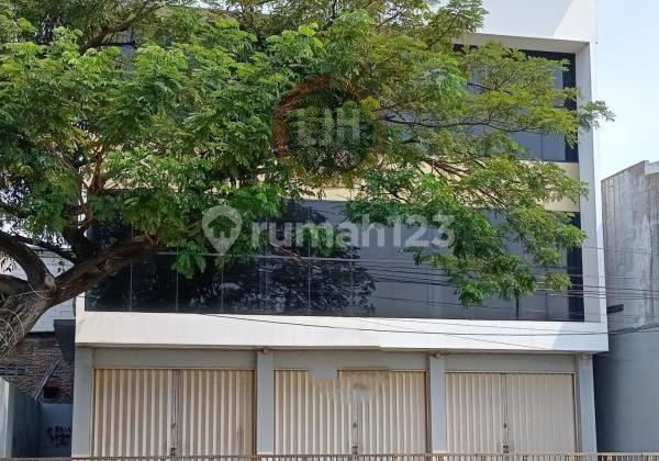 Ruko Bagus di Jalan Tentara Pelajar 1