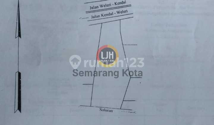 Bangunan rumah makan di Jalan Pantura 1