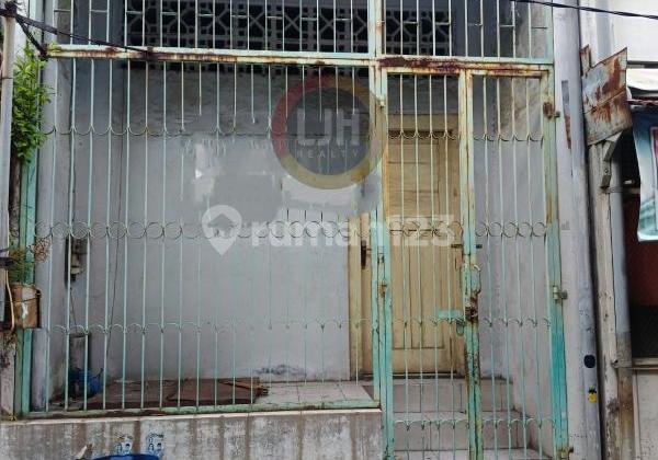 House in Chinatown area. 2