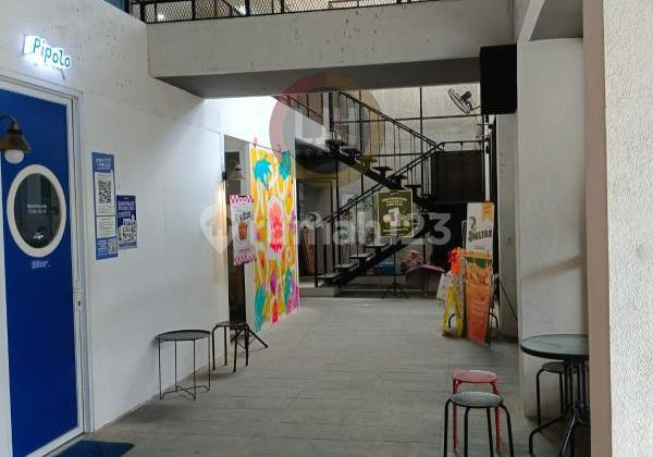 Commercial building on Cendrawasih Street. 1