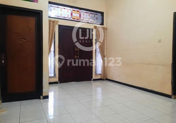 Rumah siap huni di jalan Stonen Utara 2