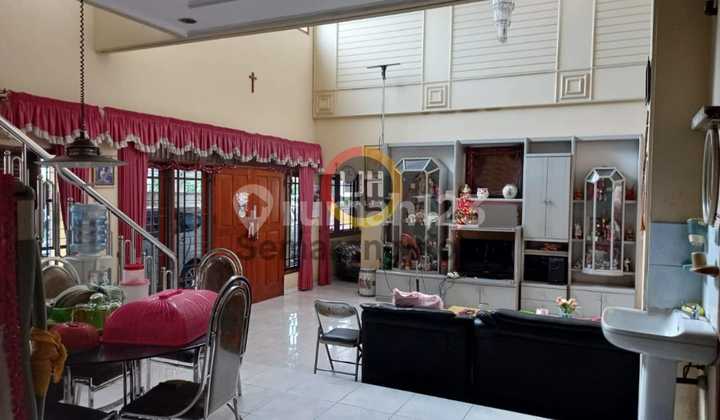 Rumah Mewah di Jalan Seroja 1