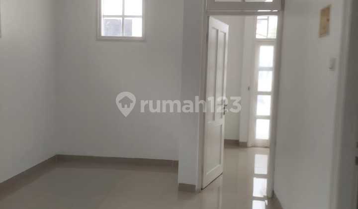 Used House in Kota Wisata 2