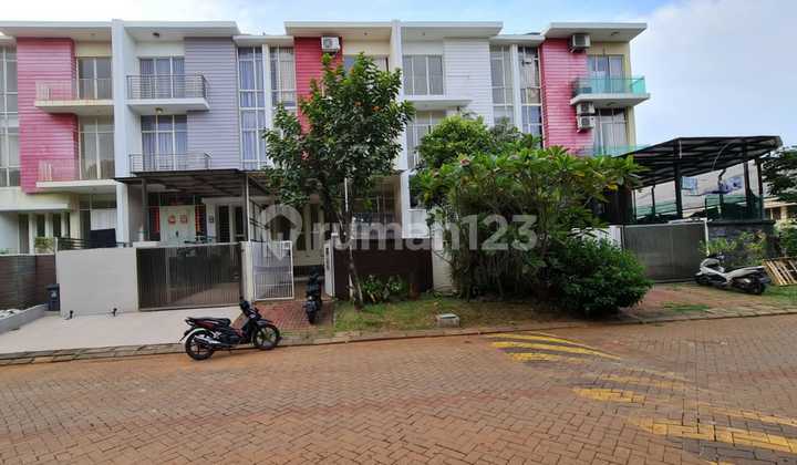 4-Storey House Long Beach Pik Wide Main Road Nice Cool