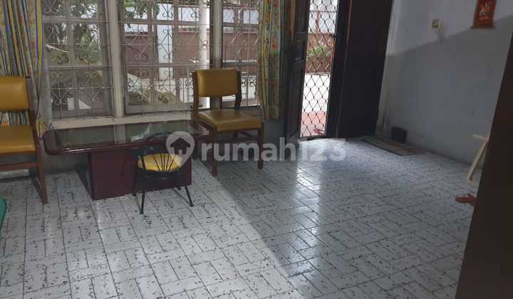 Jual Cepat turun harga Rumah Mangga Besar strategis depan RS Husada 1