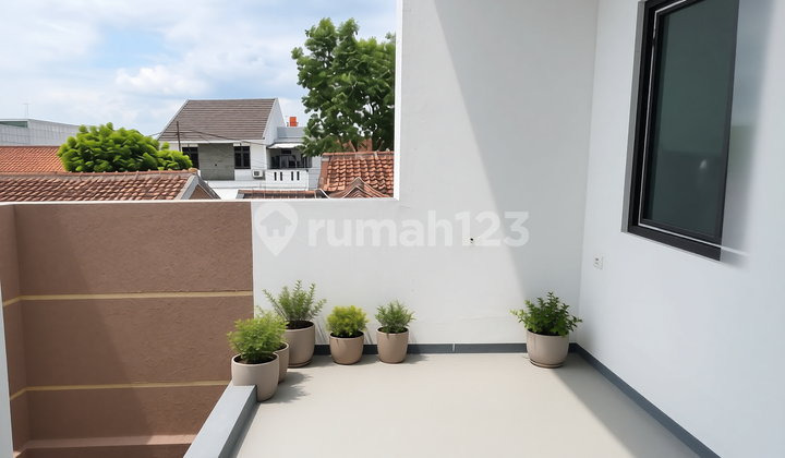 Rumah Turangga Siaphuni Dekat Trans Studio Mall Buahbatu Bandung. Rumah Turangga Siaphuni Dekat Trans Studio Mall Buahbatu Bandung.