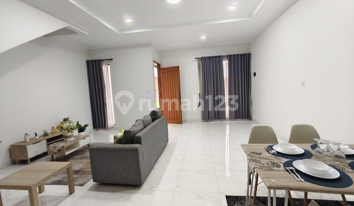 Rumah Siaphuni 2 Lantai Dkt Samsat di Batununggal Indah Bandung. Rumah Siaphuni 2 Lantai Dkt Samsat di Batununggal Indah Bandung.
