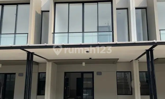 Rumah 2 Lantai di PIK 2 Cluster Baltimore Jakarta Utara Strategis 2