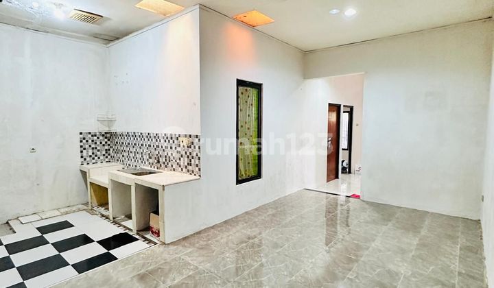 House in Simprug Poris Tangerang, Strategic Location, Negotiable 1