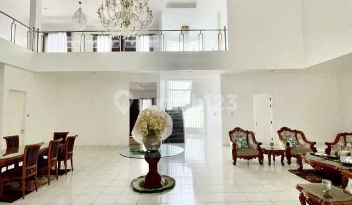 Rumah di Kav DKI 2 Lantai Jakarta Barat Semi Furnish 