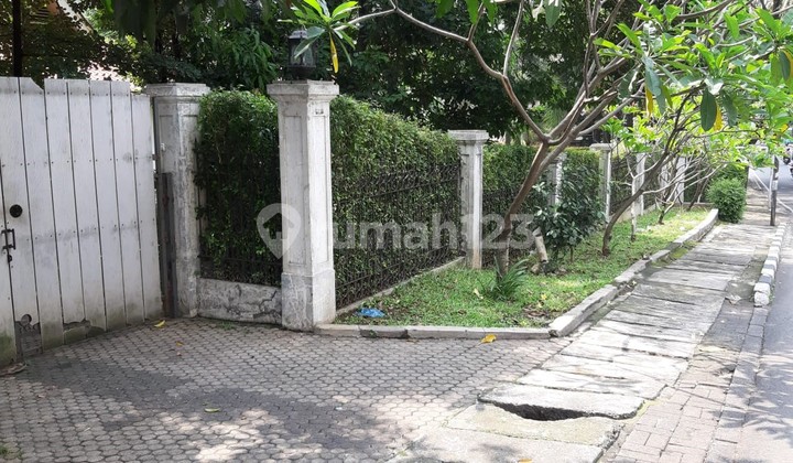 Dijual Rumah Tinggal Luas & Asri Privat Pool di Cilandak, Jakarta Selatan
