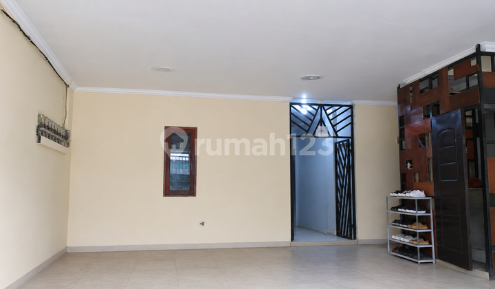 Dijual Kost Eksklusif 3,5 Lantai Full Furnished di Matraman, Jakarta Timur