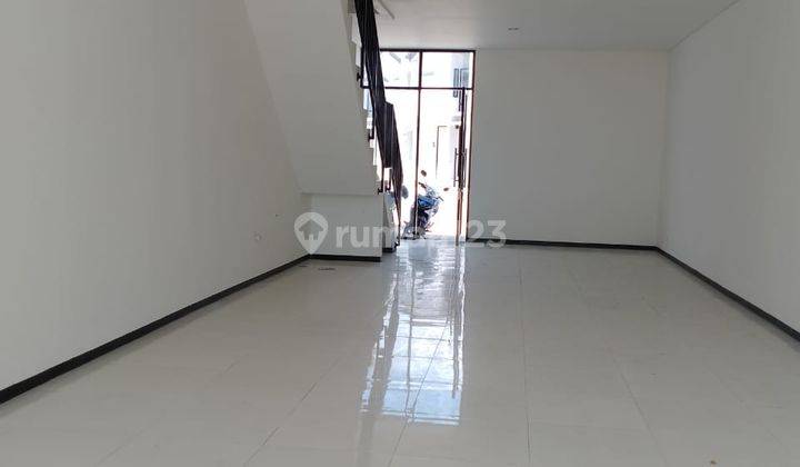 Ruko Sewa Murah dan Baru Rolling Hills,. Strategis di Metro Tanjung Bunga. 3