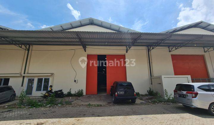 Gudang Sewa + kantor di kompleks Gudang 55, jl Ir Sutami 1