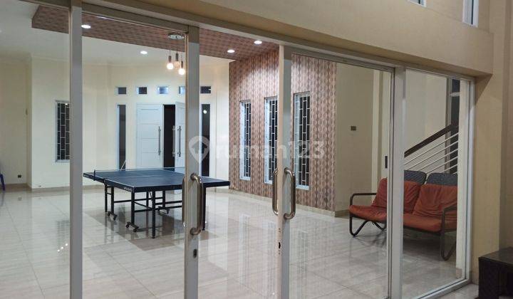 Disewakan/Dijual Rumah Mewah + kolam renang di Menteng Garden 3