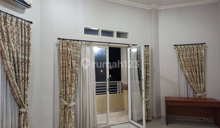 Disewakan/Dijual Rumah Mewah + kolam renang di Menteng Garden 9