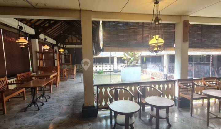 Eks Kafe di Monginsidi Lama, Makassar. Depan SMKN 8 2