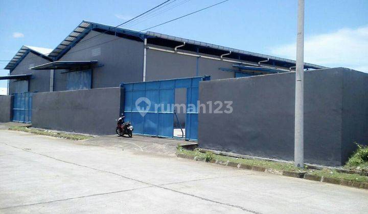 Gudang 2 unit gandeng dengan tanah parkiran 1000 m2 di Parangloe 5