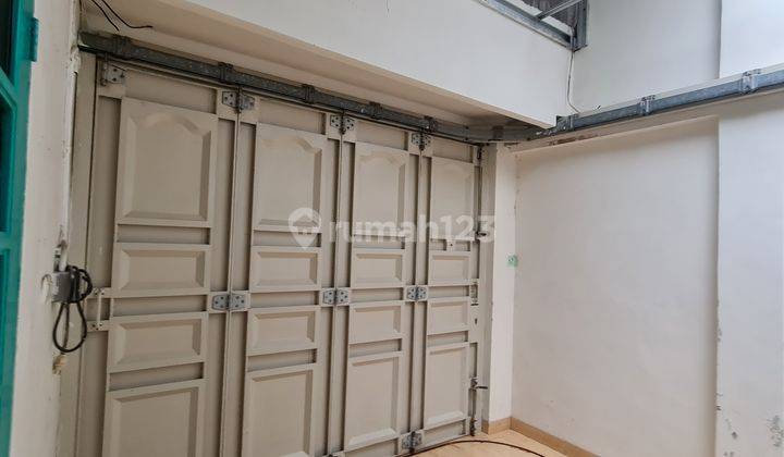 Rumah 1.5 Lantai di area dalam kota  Makassar 28