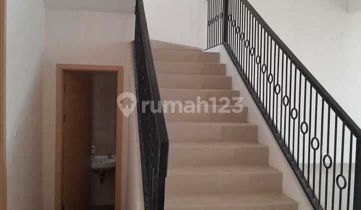 Rumah Murah 2 lantai di Raflesia, Tanjung Bunga 7