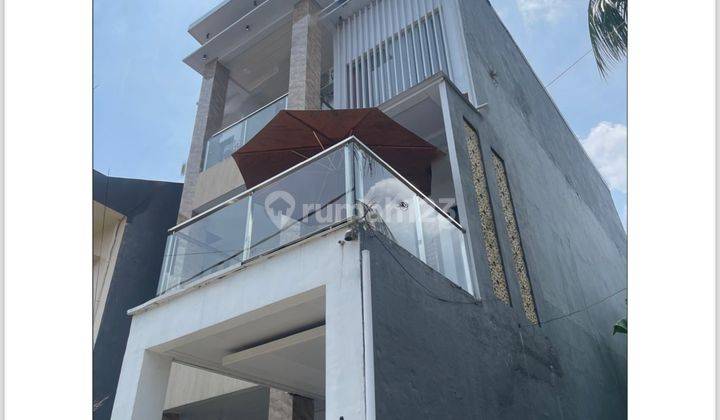 Rumah 3 Lantai Di Gladiol Panakkukang, Makassar 1