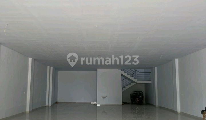 For Rent: 4-Story Shop House, 10 Meters Wide, Ready to Occupy on Hertasning Street, Makassar For Rent: 4-Story Shop House, 10 Meters Wide, Ready to Occupy on Hertasning Street, Makassar