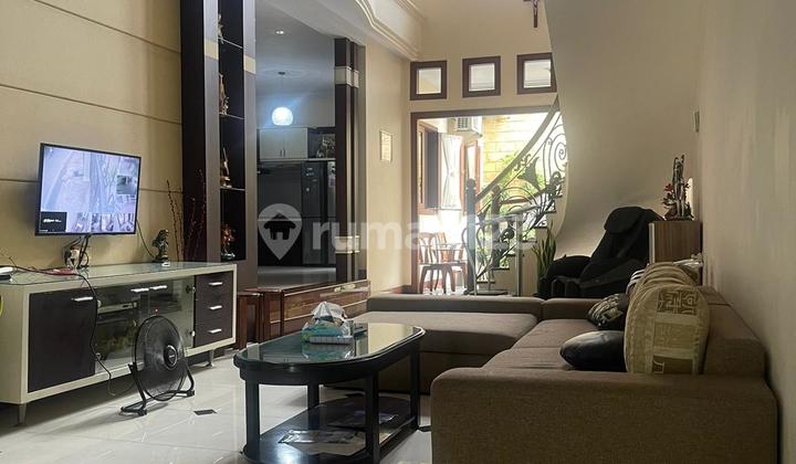 Affordable Luxury House on Sultan Hasanuddin Street, Makassar 2
