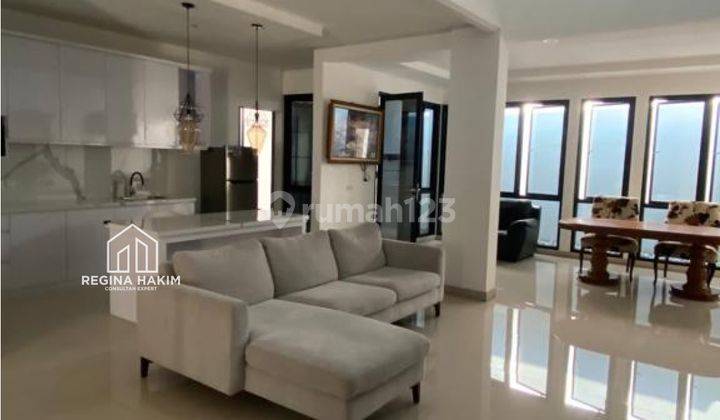 Rumah Cantik Turun Harga Rapih Siap Masuk Furnished di Lokasi Okenya Bsd Type Modern Classic 2