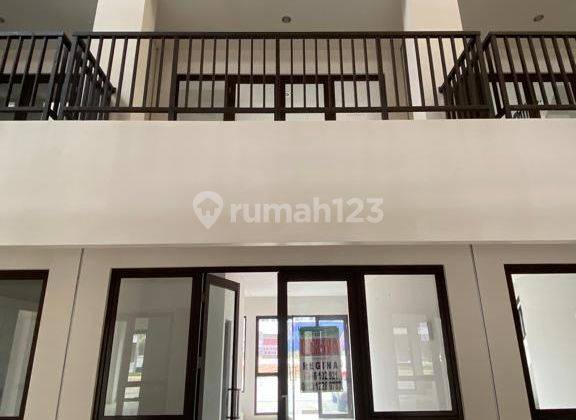 Ruko 3 Lantai Pusat Kota Bsd Tipe Alfresco Balkon Dan Arcade Dua Tampak Depan Belakang Connecting